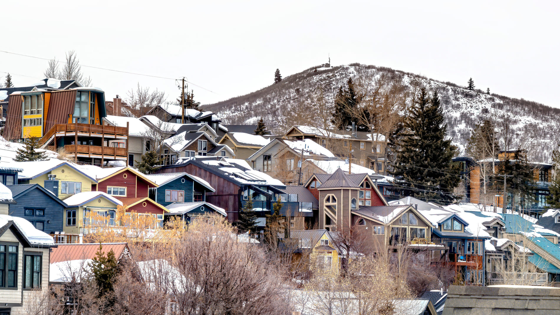 Mountain-side luxury estates near Pinebrook, Utah
